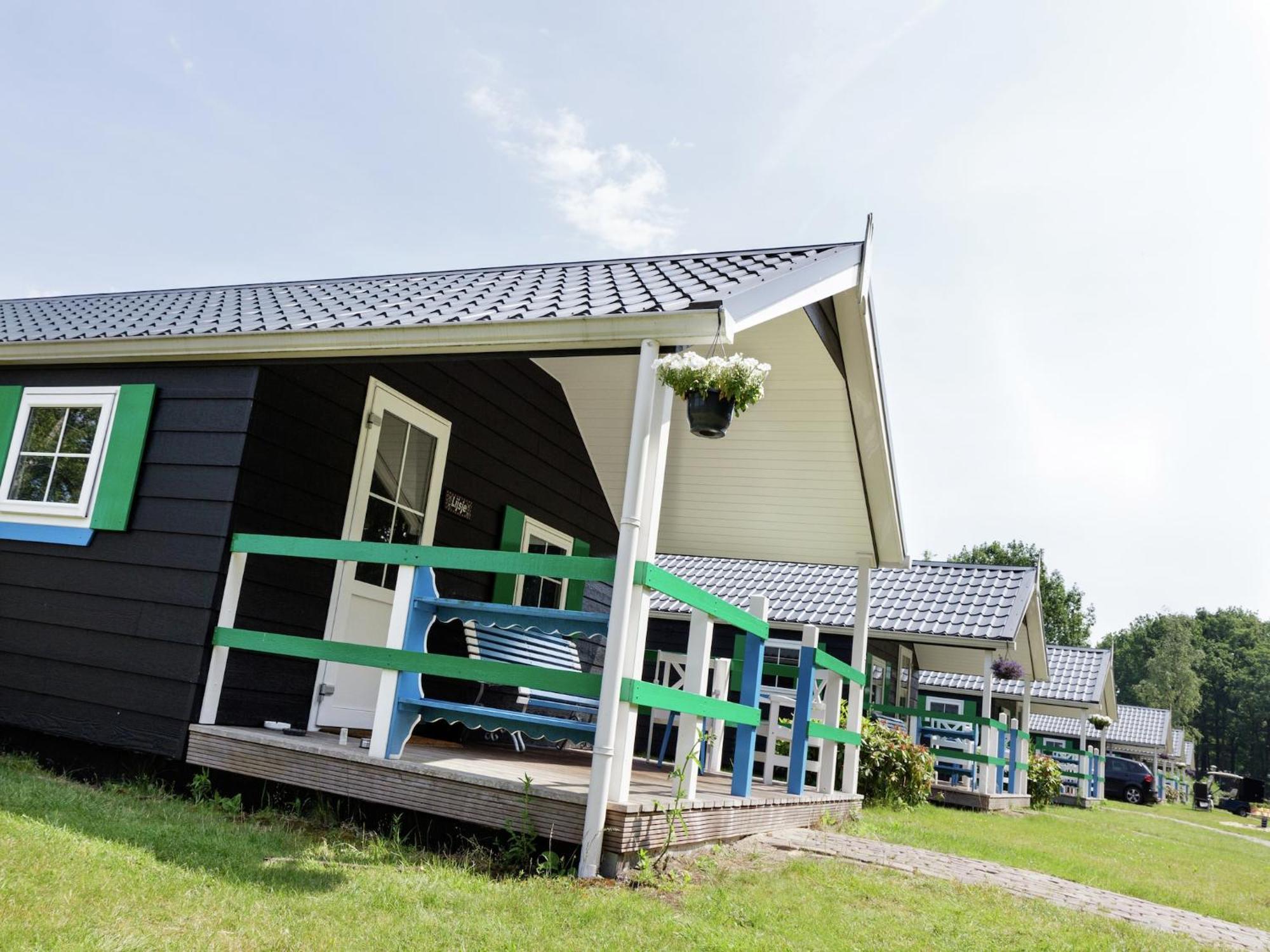 Chalet With Dishwasher, In Natural Environment IJhorst エクステリア 写真